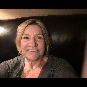 Meet your Posher, Debbie